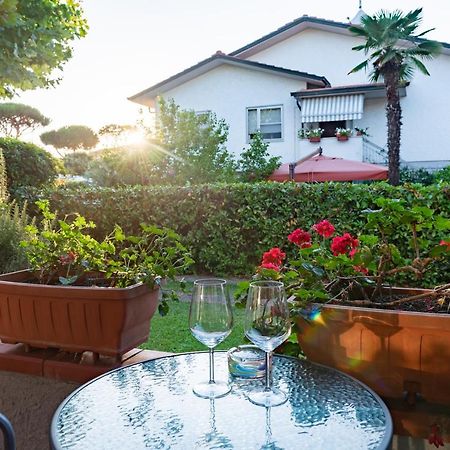 Apartment Holiday Versilia 카마이오레 외부 사진